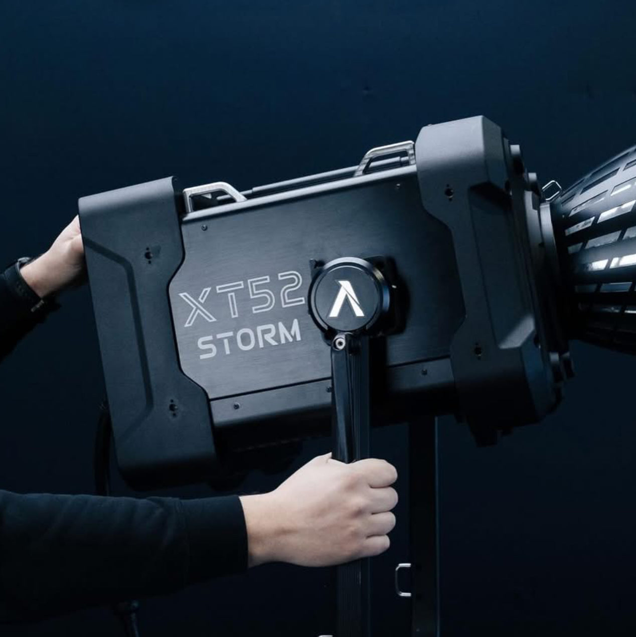 Aputure STORM XT52 - Bare Ends