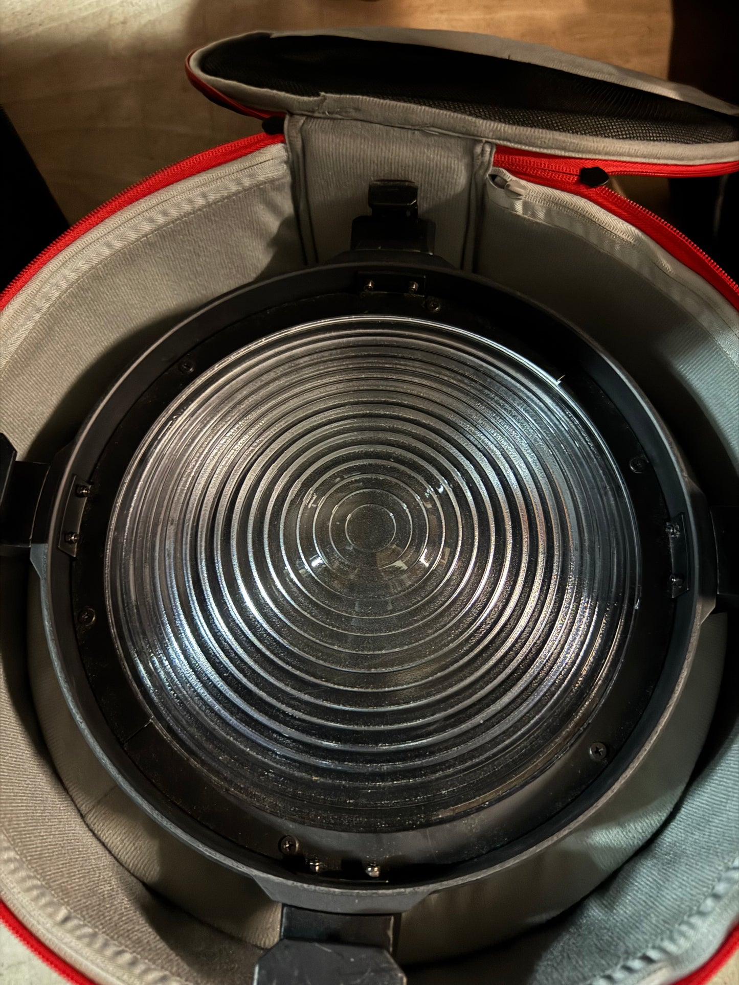 Aputure F10 Fresnel - Stock de location