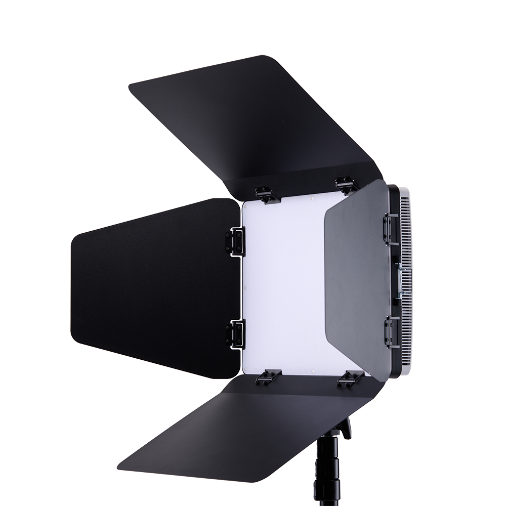 amaran Pano 120c Barndoor