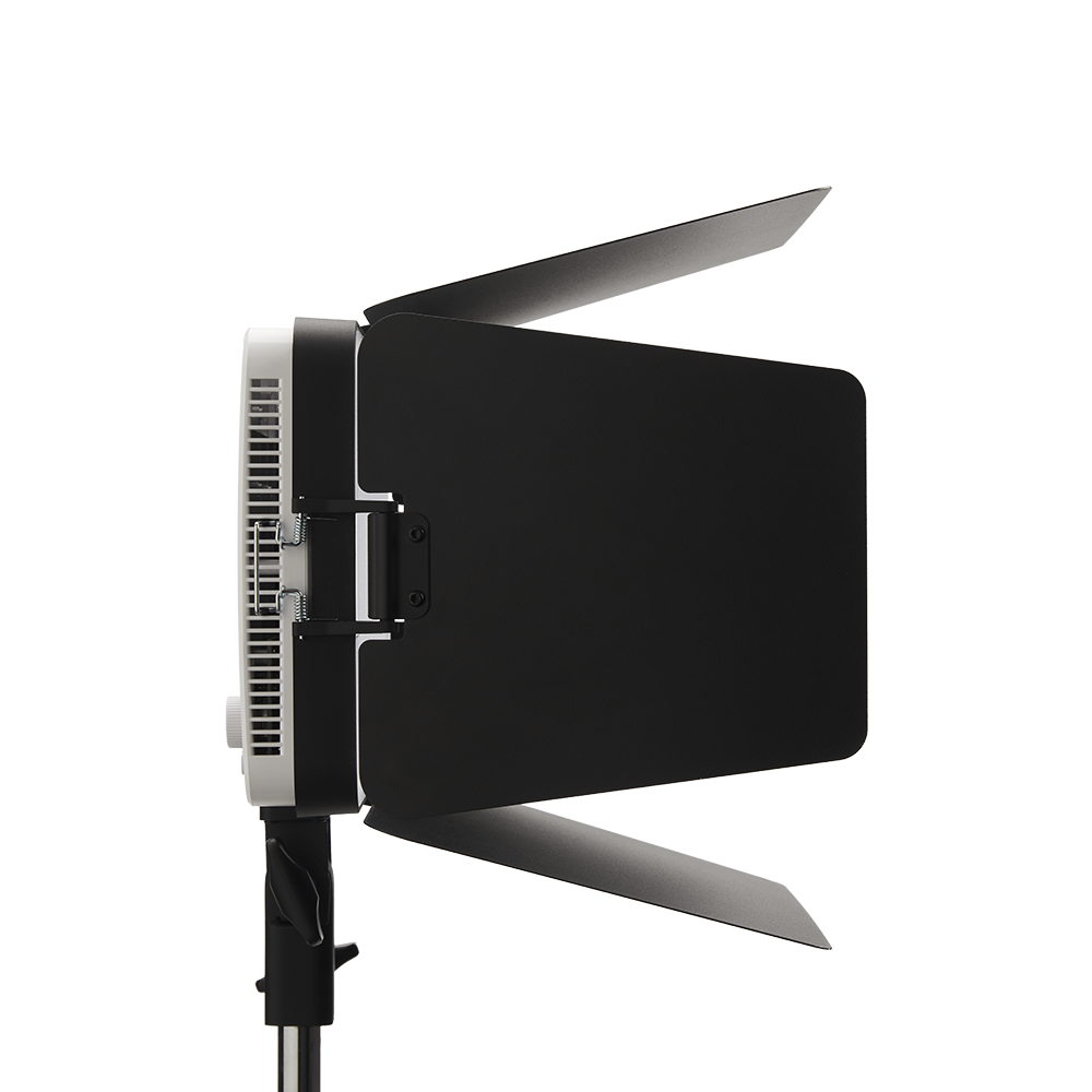 amaran Pano 60c Barndoor