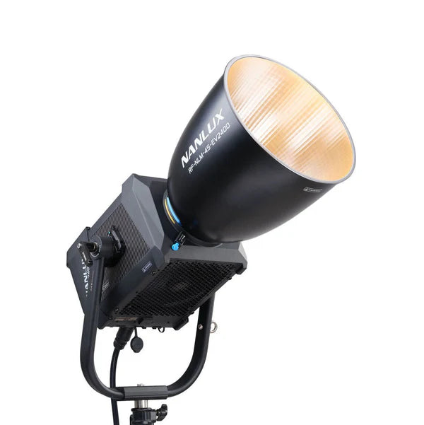 NANLUX Evoke 2400B Bi-color Spot Light with Reflector 45° in Flight case