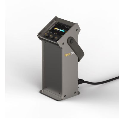 Kelvin Epos 600, lampe de studio LED COB RGBACL 600 W avec valise à roulettes